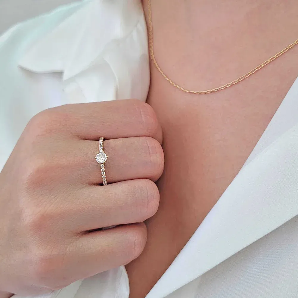 Anel de prata 925 banhado a ouro solitário com seis garras mao