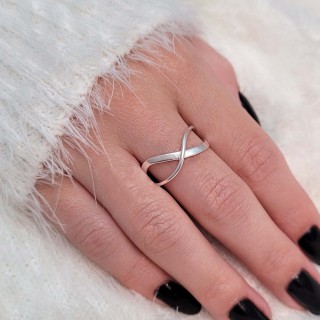 Anel de prata entrelace feminino delicado