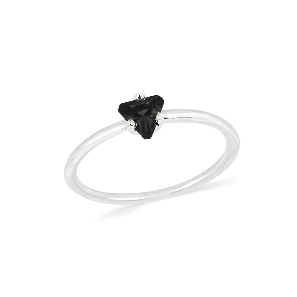 Anel de prata pedra triangulo preto aro liso